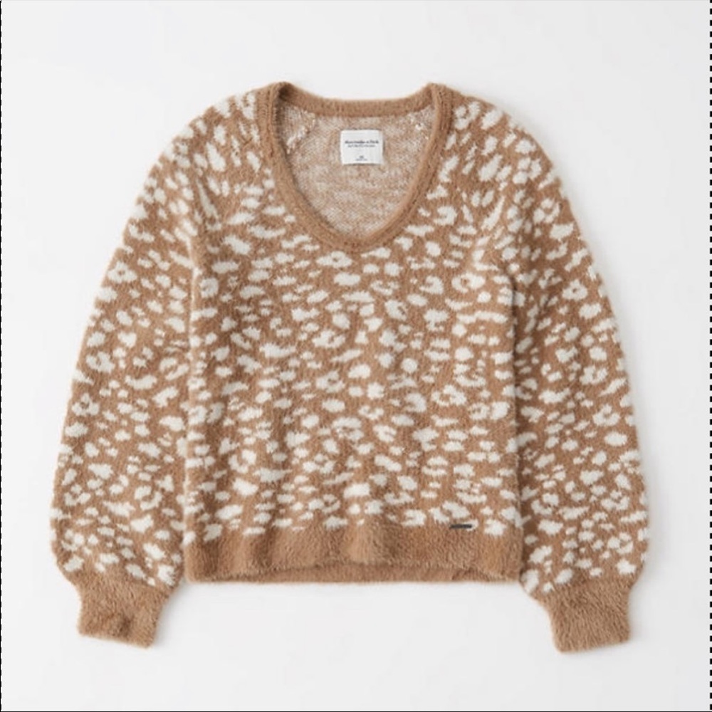 Abercrombie & Fitch Tan and White Doe Print Sweater XS